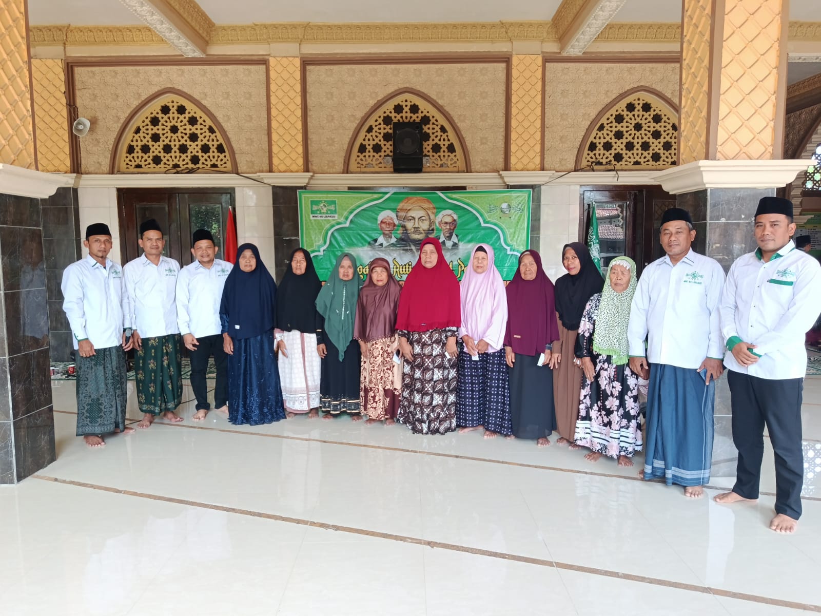 Kepedulian Umat, UPZIS LAZISNU MWC NU Lebaksiu Bantu 10 Dhuafa dan Sarana Ibadah Tegalandong
